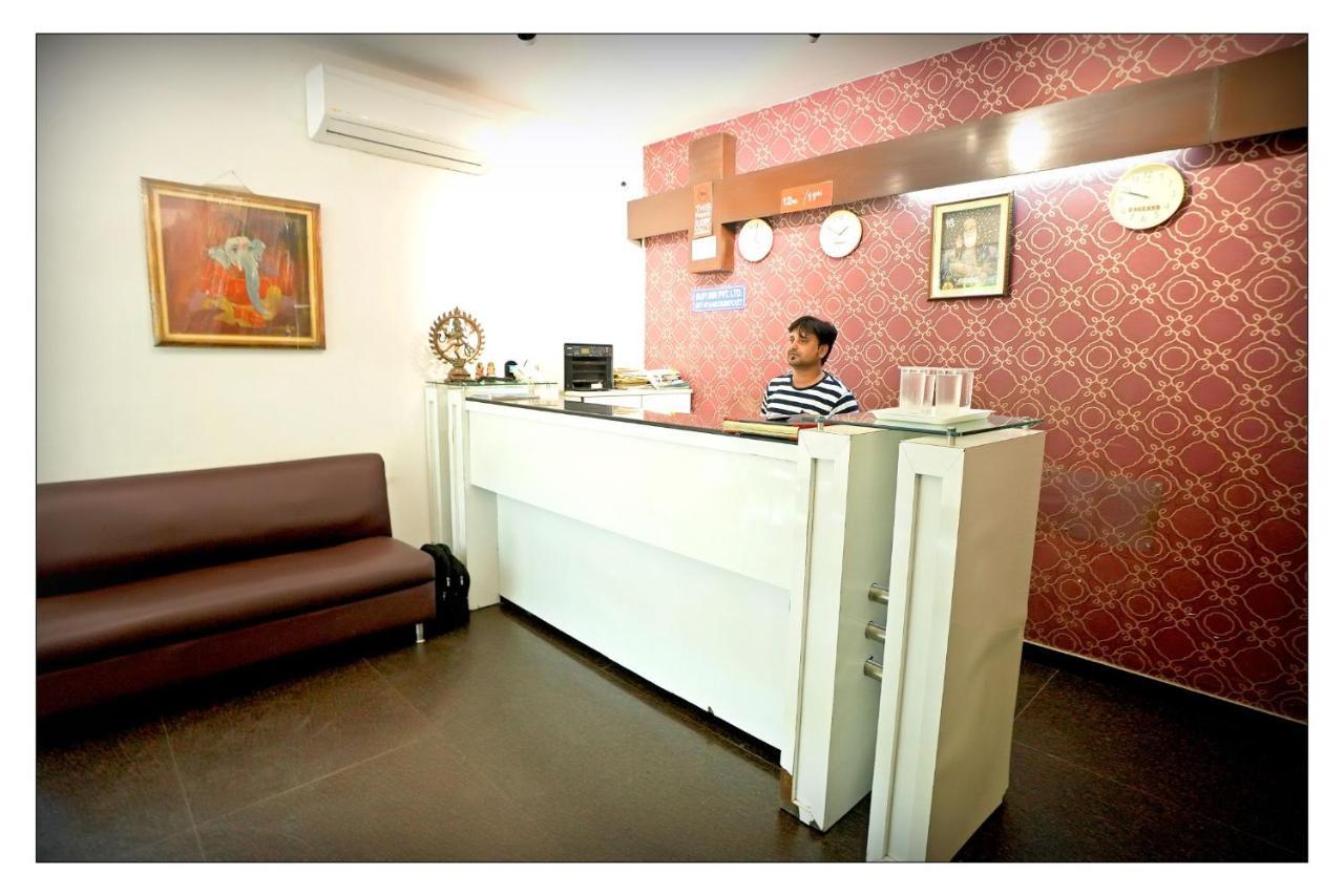 Hotel Oscar - Hauz Khas New Delhi Exteriör bild