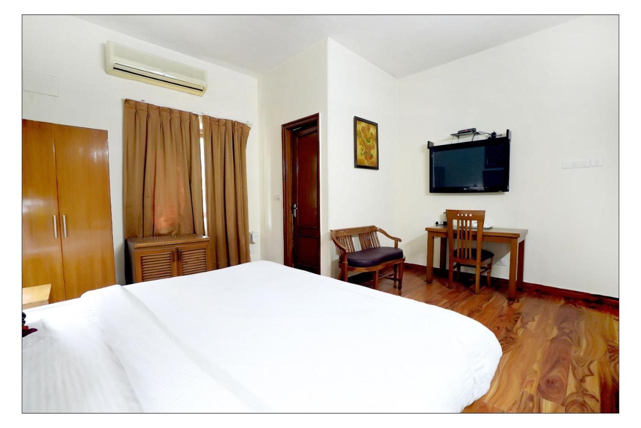 Hotel Oscar - Hauz Khas New Delhi Exteriör bild