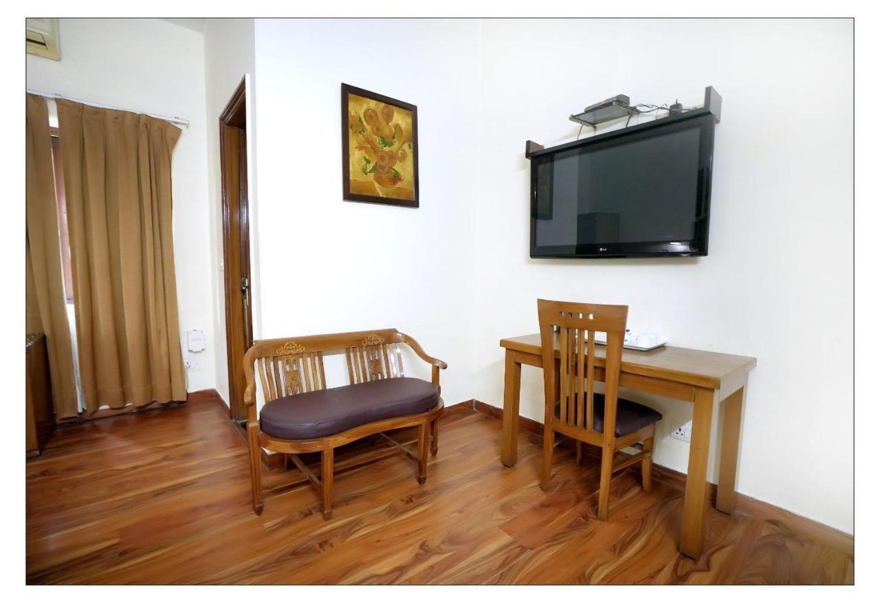Hotel Oscar - Hauz Khas New Delhi Exteriör bild