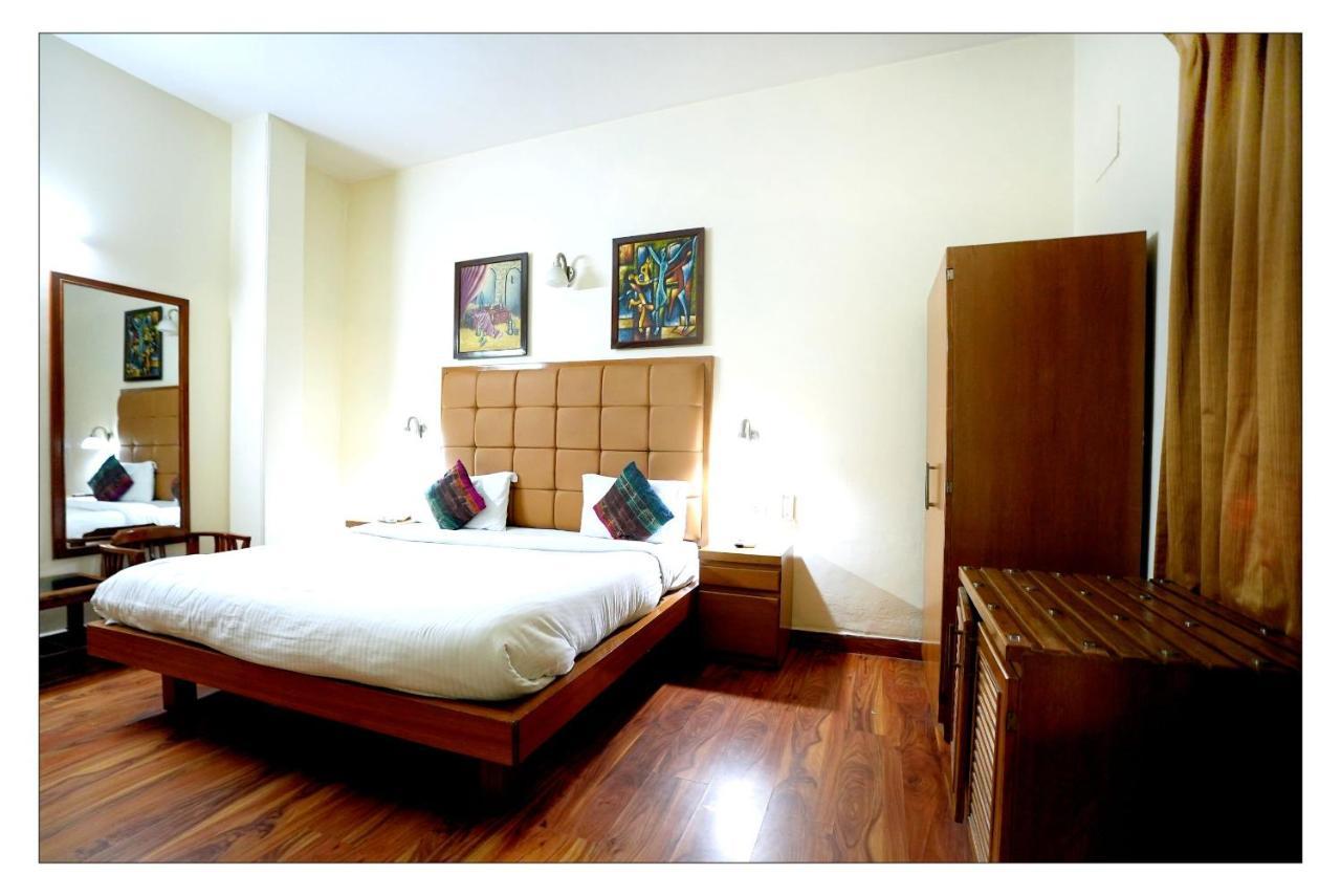 Hotel Oscar - Hauz Khas New Delhi Exteriör bild