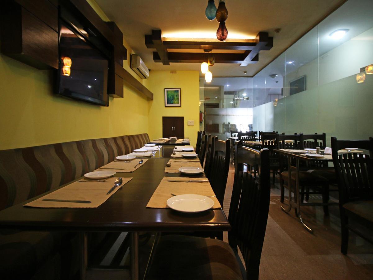 Hotel Oscar - Hauz Khas New Delhi Exteriör bild