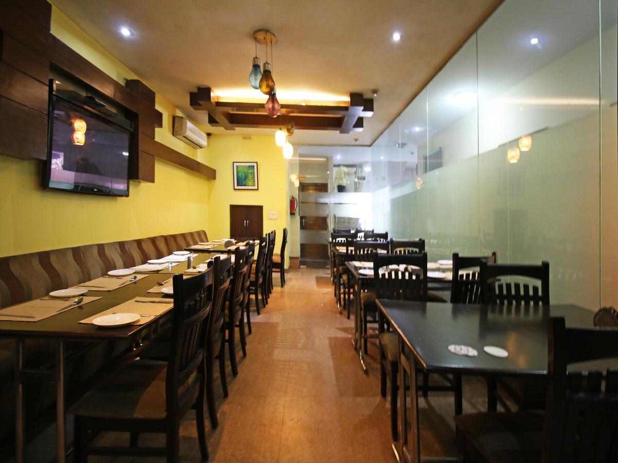 Hotel Oscar - Hauz Khas New Delhi Exteriör bild