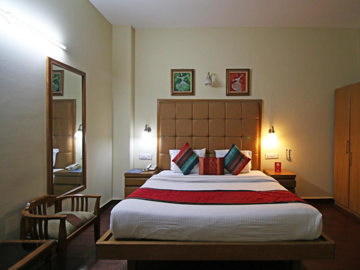 Hotel Oscar - Hauz Khas New Delhi Exteriör bild